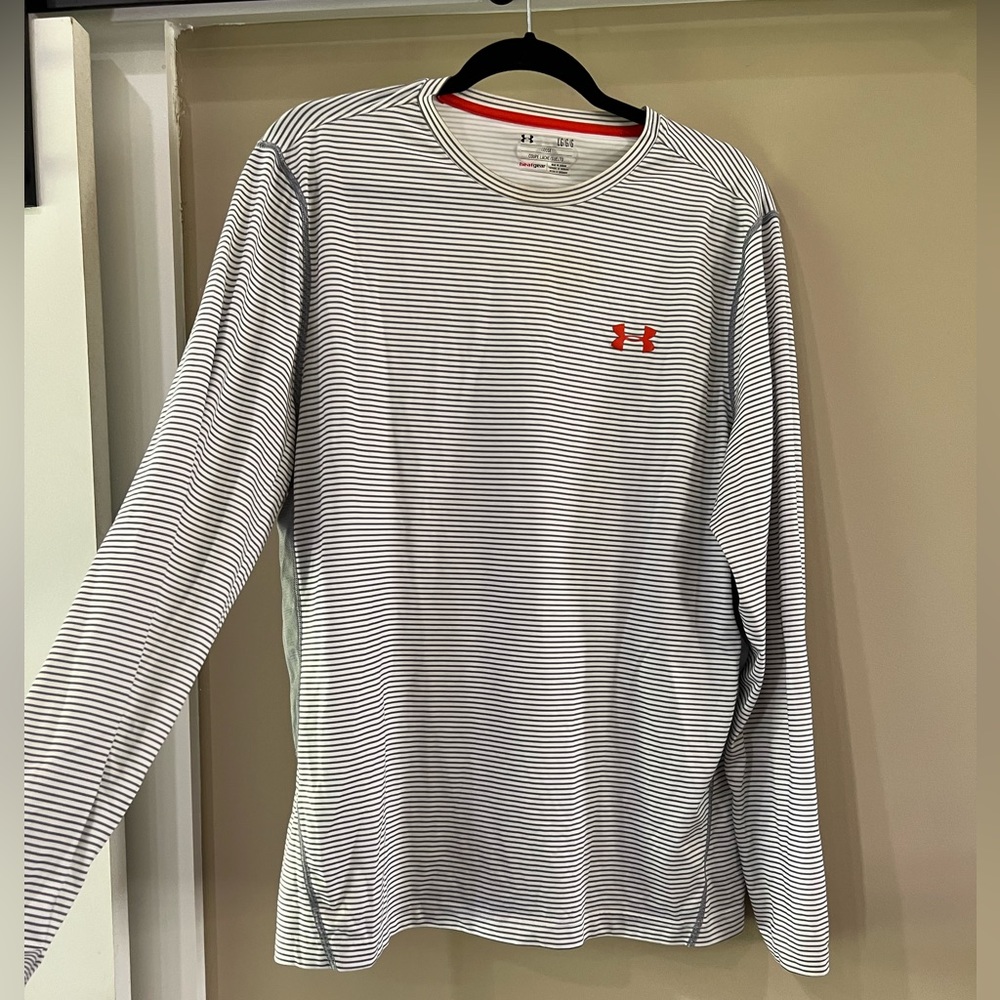 Men’s Under Armour Long sleeve shirt. Great condition, Size Large
